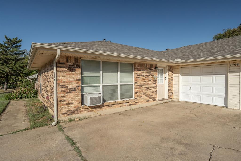 Wilshire Village - Residential Income