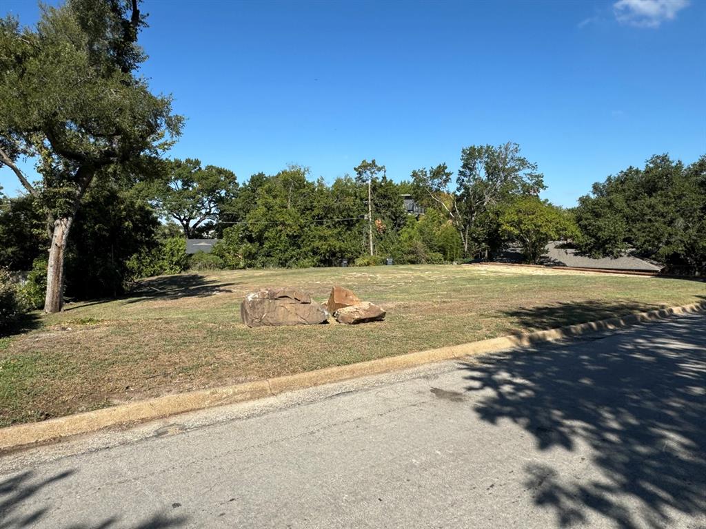 1623 Oak Knoll Street