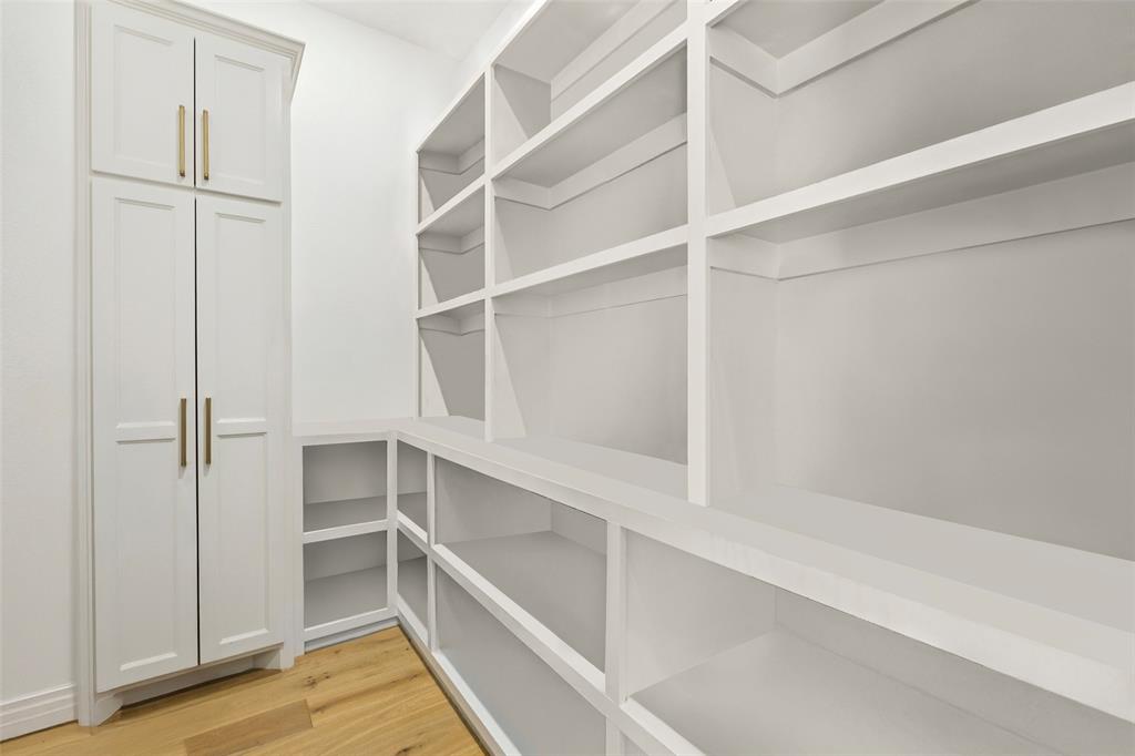 Hillside Of Flower M - Residential