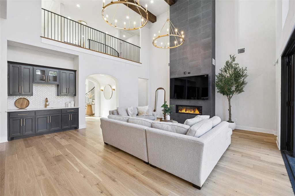 Hillside Of Flower M - Residential