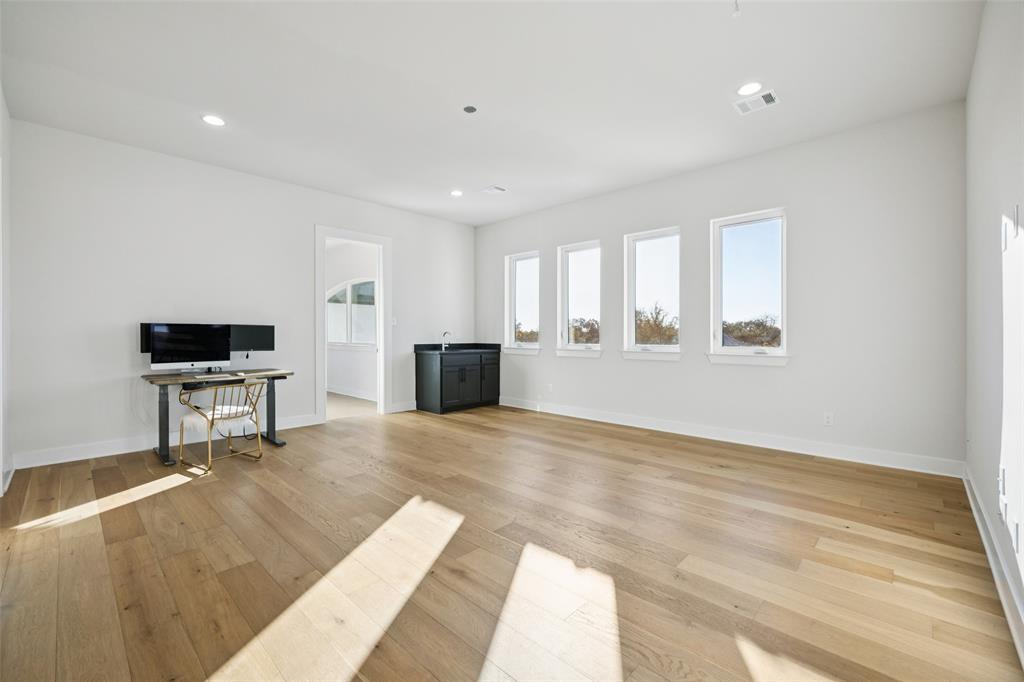 Hillside Of Flower M - Residential