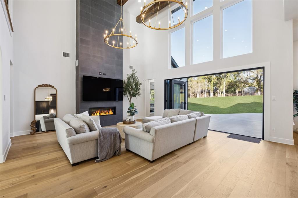 Hillside Of Flower M - Residential