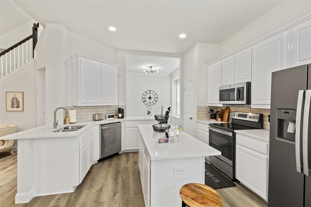 6813 Saddletree Trail
