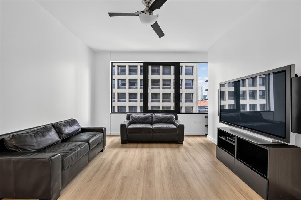 1200 Main Street 1708