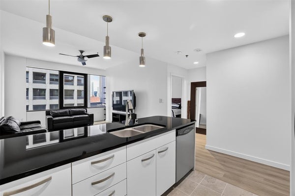 1200 MAIN ST APT 1708, DALLAS, TX 75202 - Image 7d70838915bdcc537804a6d79eccccc2/1909663193