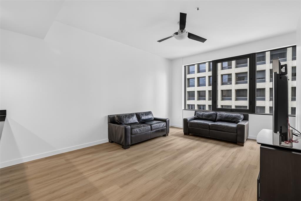 1200 Main Street 1708