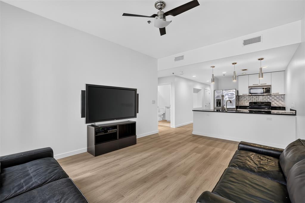 1200 Main Street 1708