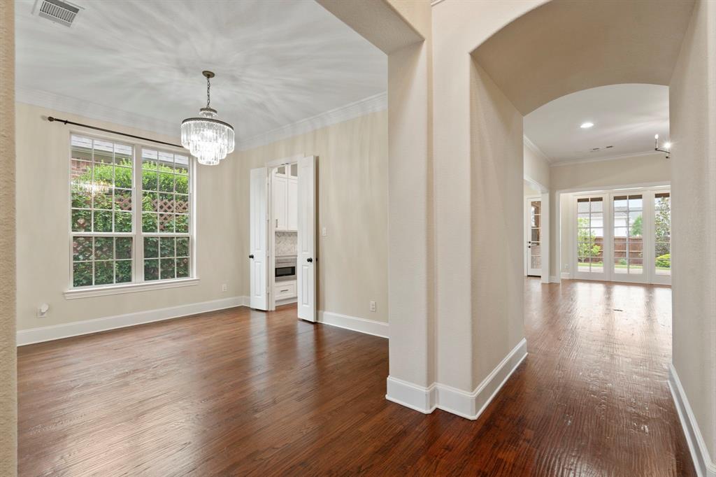2220 Emerson Lane