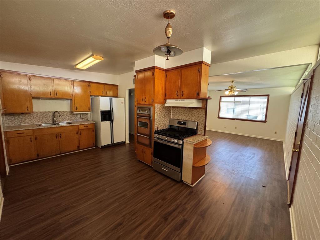 Shady Grove Sub Un #3 - Residential Lease