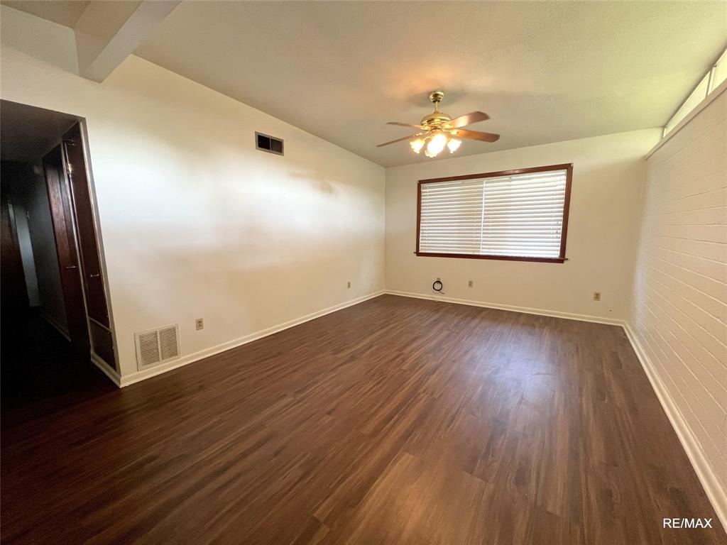 Shady Grove Sub Un #3 - Residential Lease