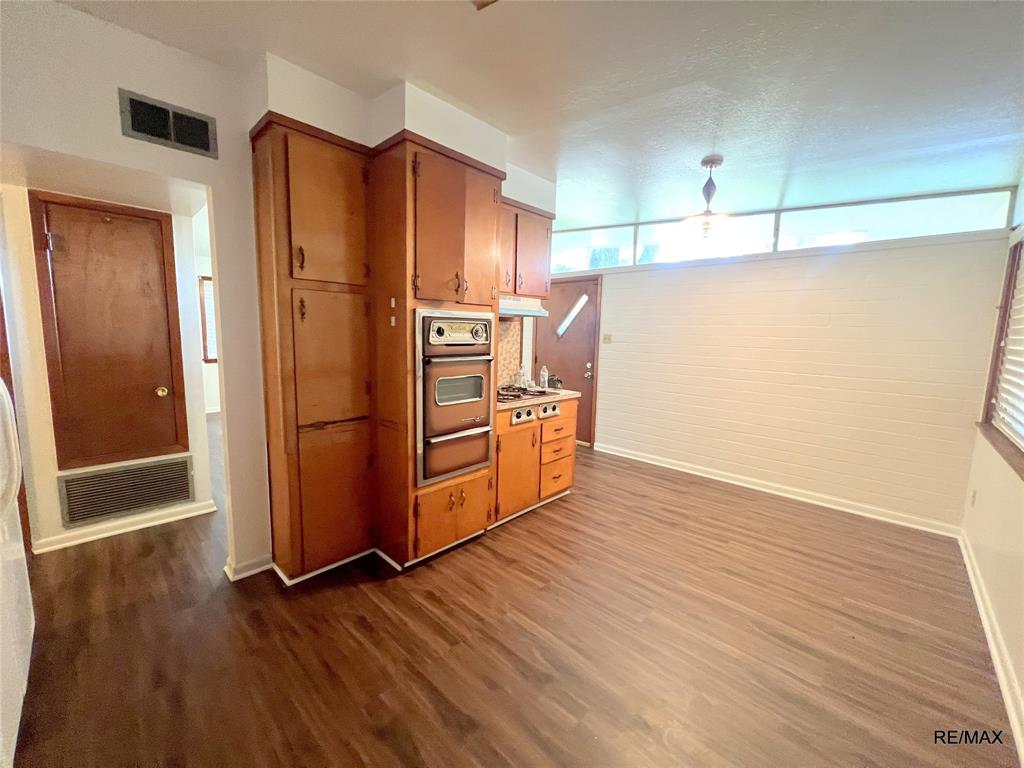 Shady Grove Sub Un #3 - Residential Lease