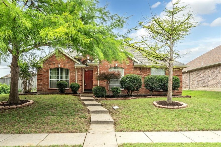 Updated One Story w a Touch of Pazzaz & New Roof on Huge Corner Lot in Preston Lakes! Upon Entering, French Doors to Study w Designer Carpet, Paint & Crown Molding, Separate Dining Room w Chair Railing, Open Concept Layout ideal for Entertaining...Kitchen w Granite Countertops, Breakfast Bar, Mosaic Tile Backsplash...Overlooking Nook & Living Room w Corner Fireplace. Secluded Owners Retreat w Ensuite Bath...Granite Countertops, Dual Sinks, Garen Tub, Separate Shower & Walkin Closet. Split Bedrooms w 3 Secondary Bedrooms & Full Bath. Large Cedar Patio adds Full Dining & Living Space in the Outdoors, w Ample Room for Pool, Playset or outdoor Recreation within 8 Ft Board on Board Cedar Fence. Walking Distance to Trails, Schools & Splash Park. Easy Access to 121, Dining, Shopping, Entertainment & Airport!