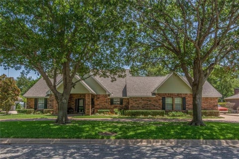 Photo of 505 S Glacier Drive, Sherman, TX 75092 (MLS # 21366995)