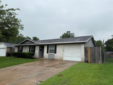 Photo of 1231 Rutherford Drive, Mesquite, TX 75149 (MLS # 21259082)