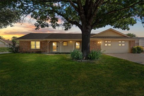 232 Monterrey Drive Hewitt TX 76643