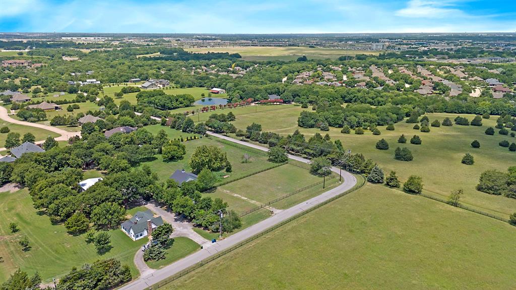 711 Meandering Way