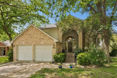 Photo of 800 Fernwood Court, Highland Village, TX 75077 (MLS # 21313228)