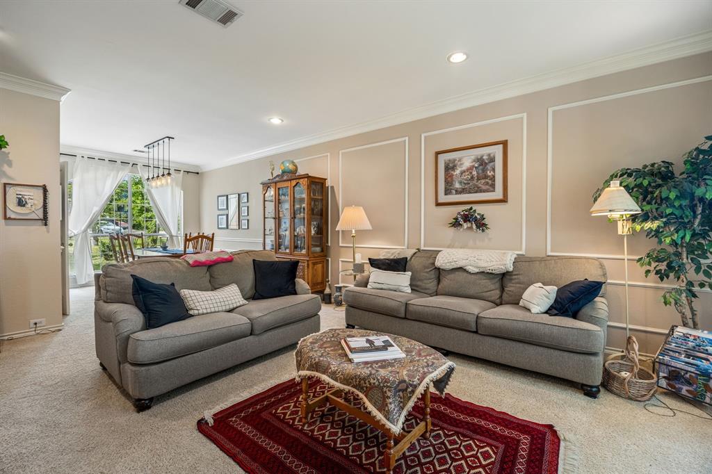 800 Fernwood Court
