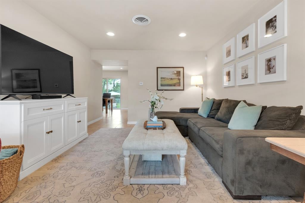 1815 Oates Drive