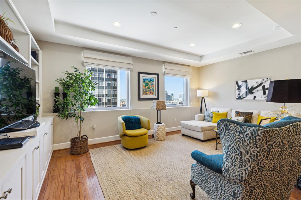 1505 Elm Street Condo - Residential