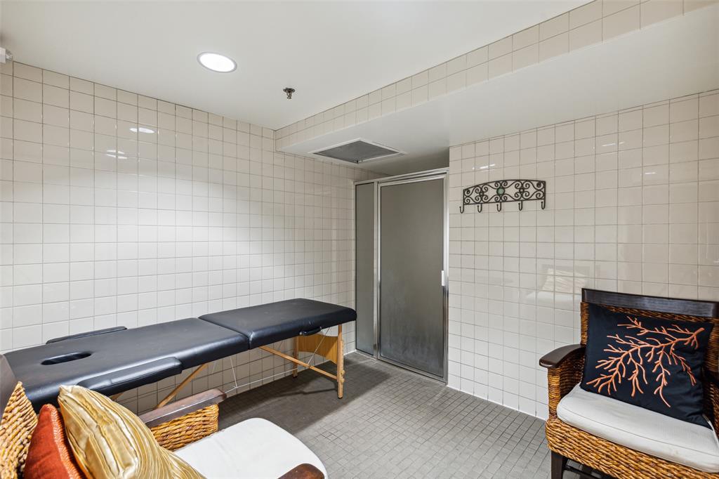 1505 Elm Street Condo - Residential