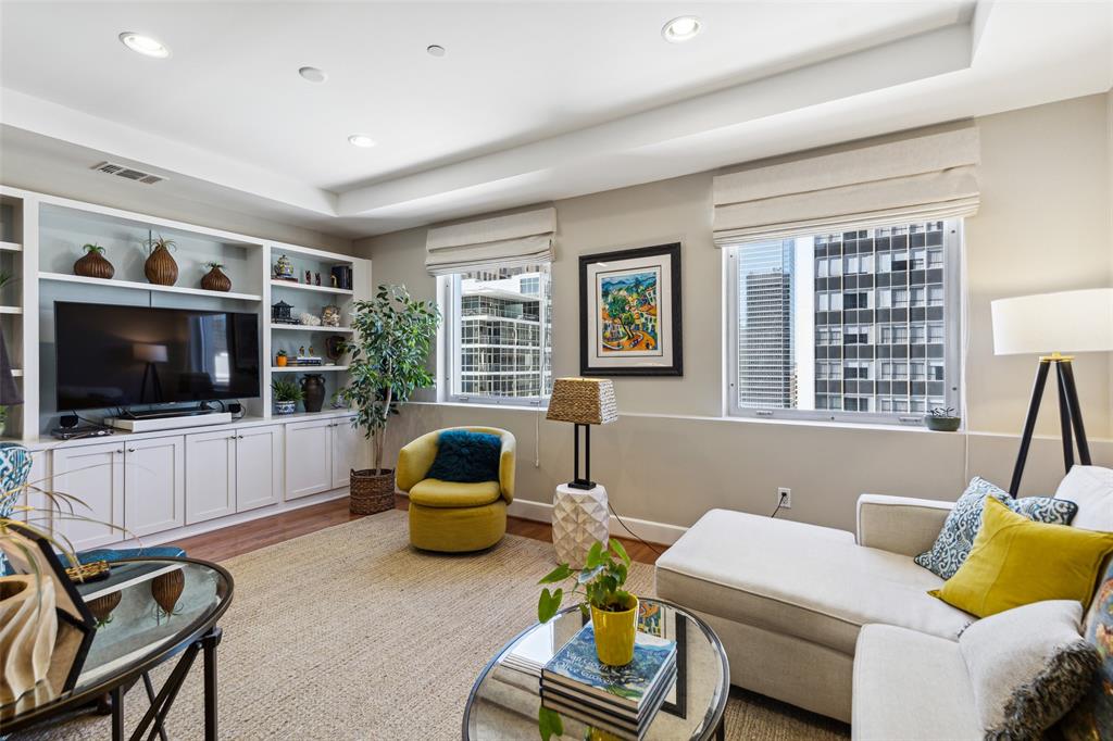 1505 Elm Street Condo - Residential