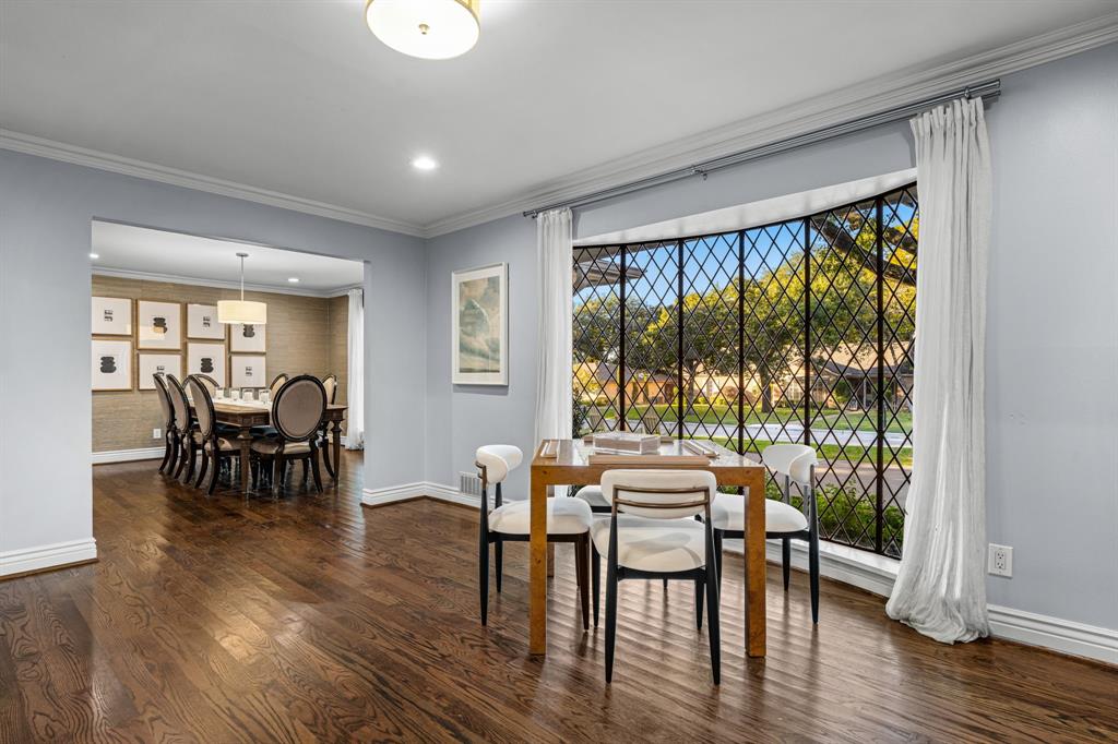 7612 Maplecrest Drive