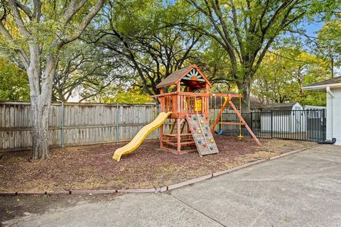 Tiny photo for 7612 Maplecrest Drive, Dallas, TX 75254 (MLS # 21100888)