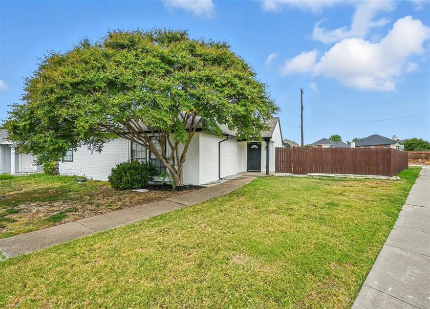 Updated half-duplex in the heart of The Colony. This 2-bed, 2-bath layout has a simple, open flow with new flooring, fresh paint, and modern finishes throughout.

The kitchen features white shaker cabinets, new countertops, and new hardware. Both bathrooms have been renovated with new vanities, fixtures, and lighting. The main bedroom includes a double-sink vanity and a private bath.

Outside, there’s a fenced yard and covered entry. Easy access to major highways, shopping, and Lake Lewisville.

Nothing to fix or update, just move in and enjoy.
