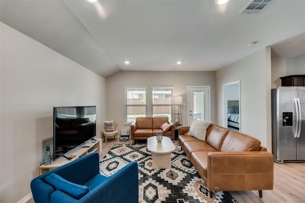 Enclave-Pecan Crk Ph II - Residential Lease