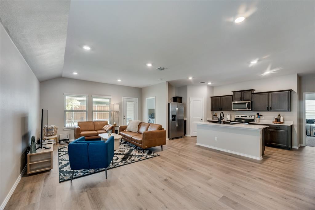 Enclave-Pecan Crk Ph II - Residential Lease