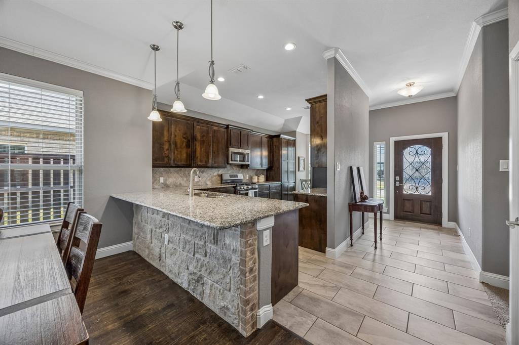 8005 Lake Bend Drive