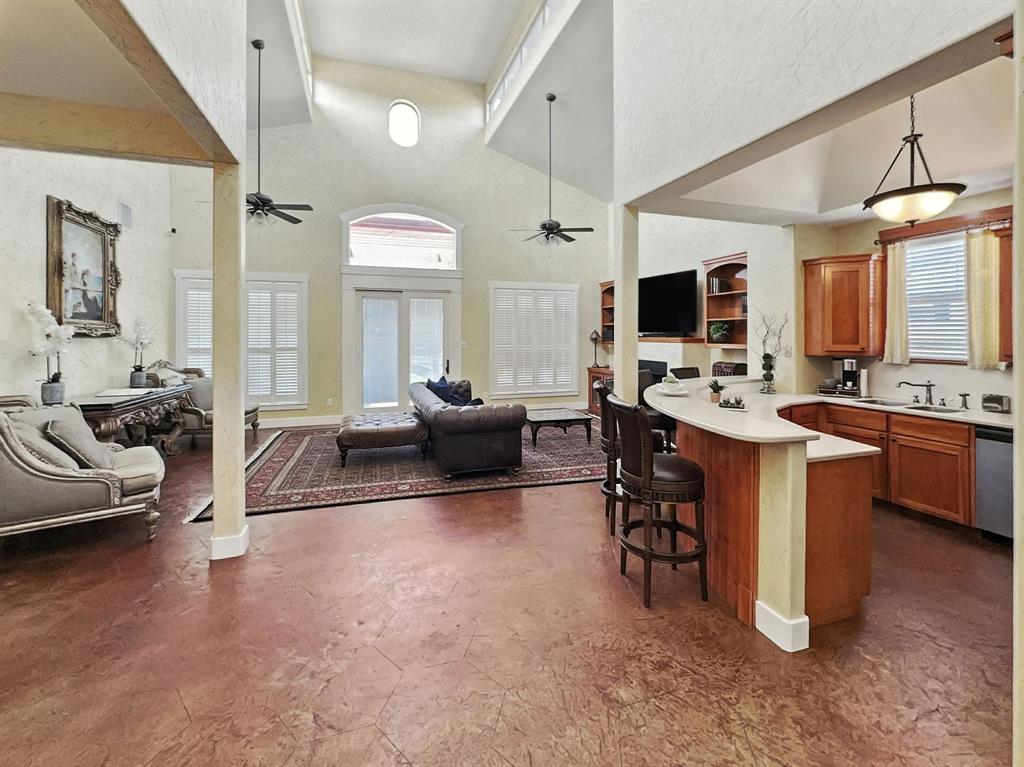 Sleepy Hollow Manor - Residential