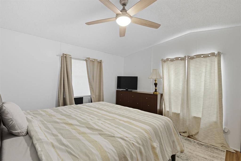 TOWNSEND JANE J; MH & STGS - Residential