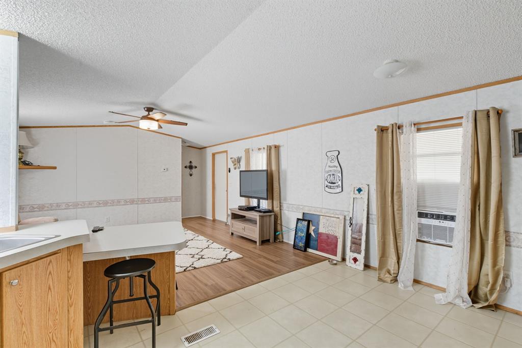 TOWNSEND JANE J; MH & STGS - Residential