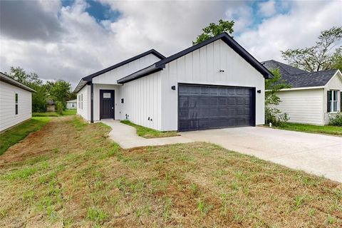 A home in Corsicana