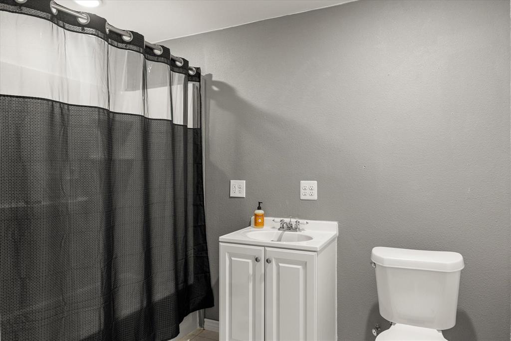 Jj Mathis Sub - Commercial Sale