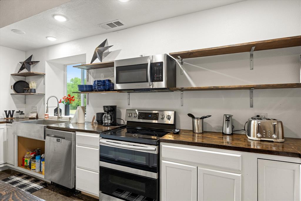 Jj Mathis Sub - Commercial Sale