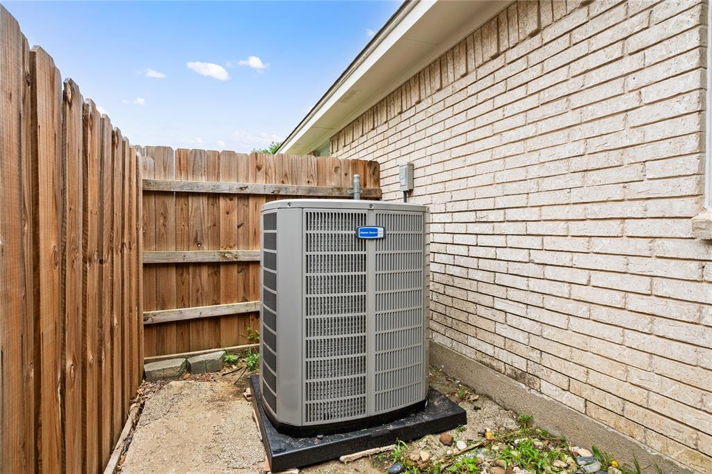 North Richland Hills, Texas 76182, United States, 3 Bedrooms Bedrooms, ,2 BathroomsBathrooms,Residential,Active,212221