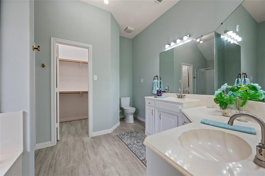 North Richland Hills, Texas 76182, United States, 3 Bedrooms Bedrooms, ,2 BathroomsBathrooms,Residential,Active,212221