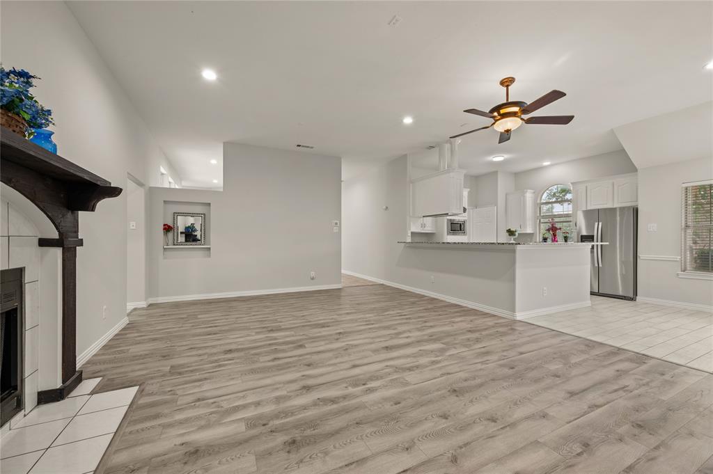 North Richland Hills, Texas 76182, United States, 3 Bedrooms Bedrooms, ,2 BathroomsBathrooms,Residential,Active,212221