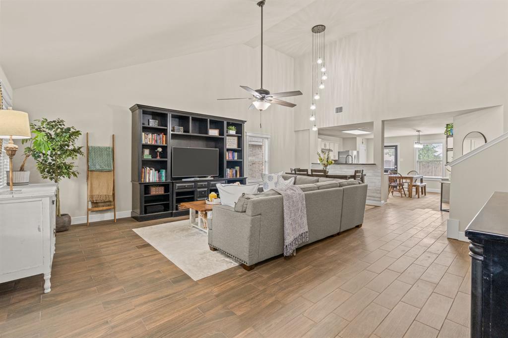 433 Andalusian Trail