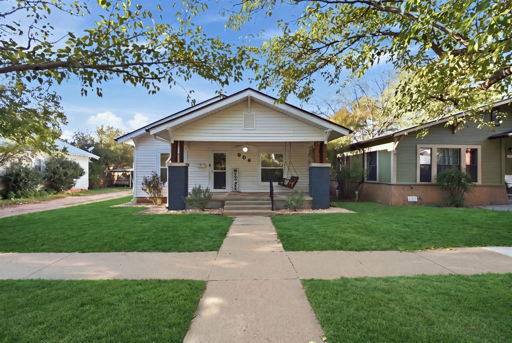 906 W 7th Street