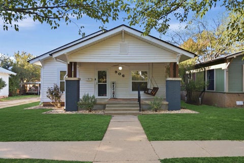 Photo of 906 W 7th Street, Cisco, TX 76437 (MLS # 21416681)