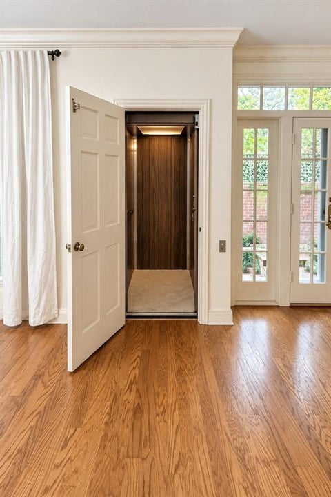Tiny photo for 8 Dudley Square, Shreveport, LA 71106 (MLS # 21396233)