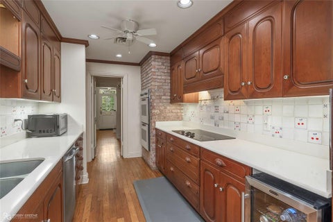 Tiny photo for 8 Dudley Square, Shreveport, LA 71106 (MLS # 21396233)