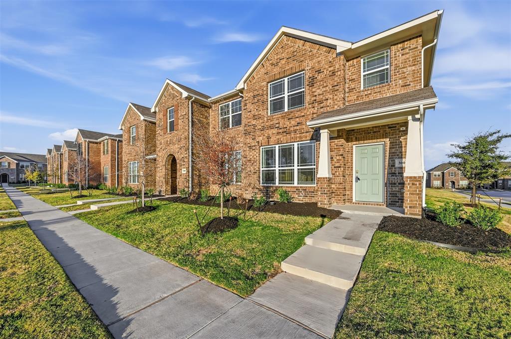 Cloverleaf - Residential