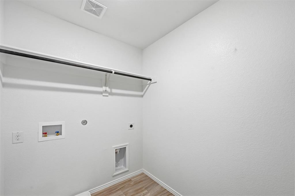 Cloverleaf - Residential