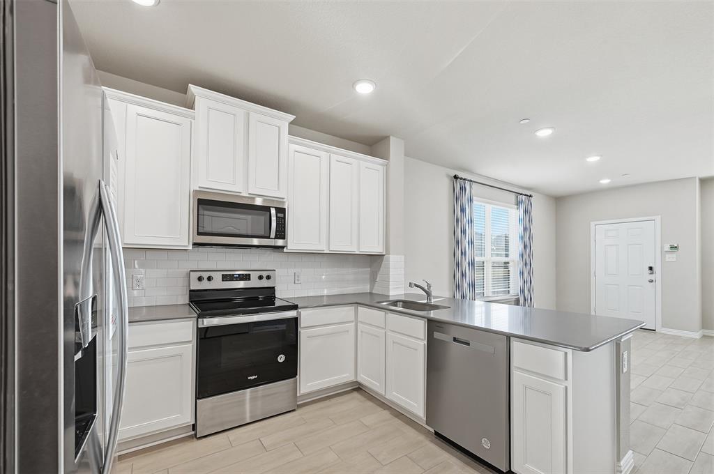 Cloverleaf - Residential