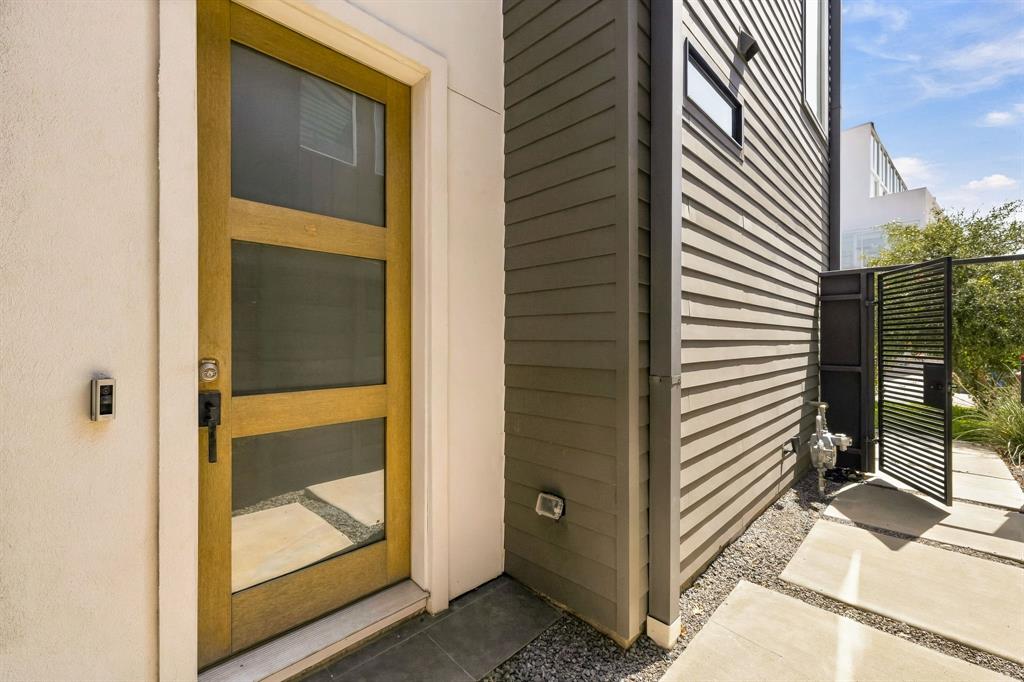4623 Coles Manor Place